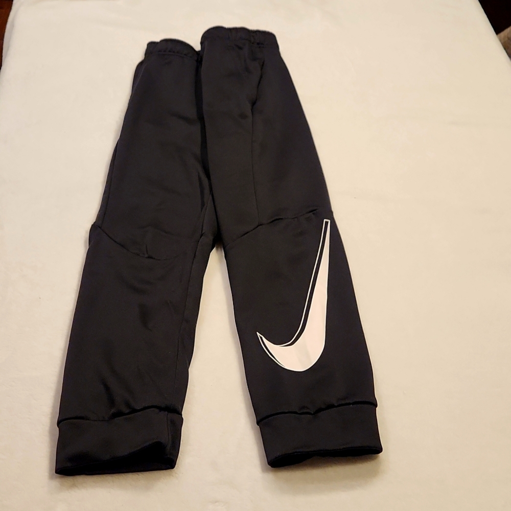 Boys Large size Nike dri-fit pants, excellent condition